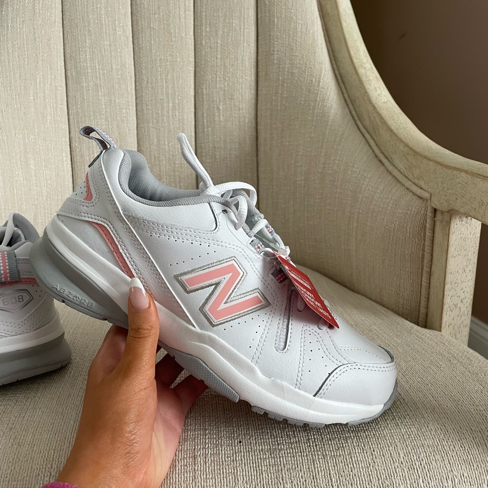 New Balance white and pink sneakers size 7.5 - Picture 4 of 7